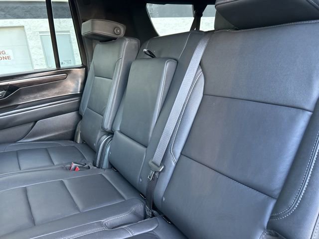 Used 2025 Chevrolet Suburban LT image 22
