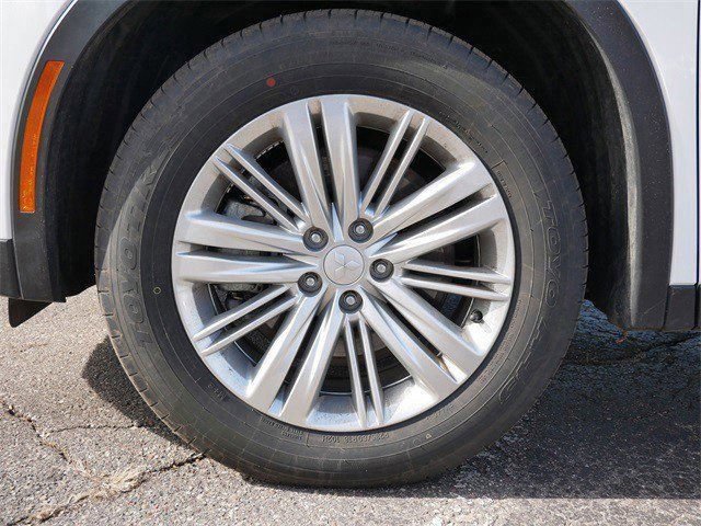 Used 2025 Mitsubishi Outlander ES AWD/4WD image 9