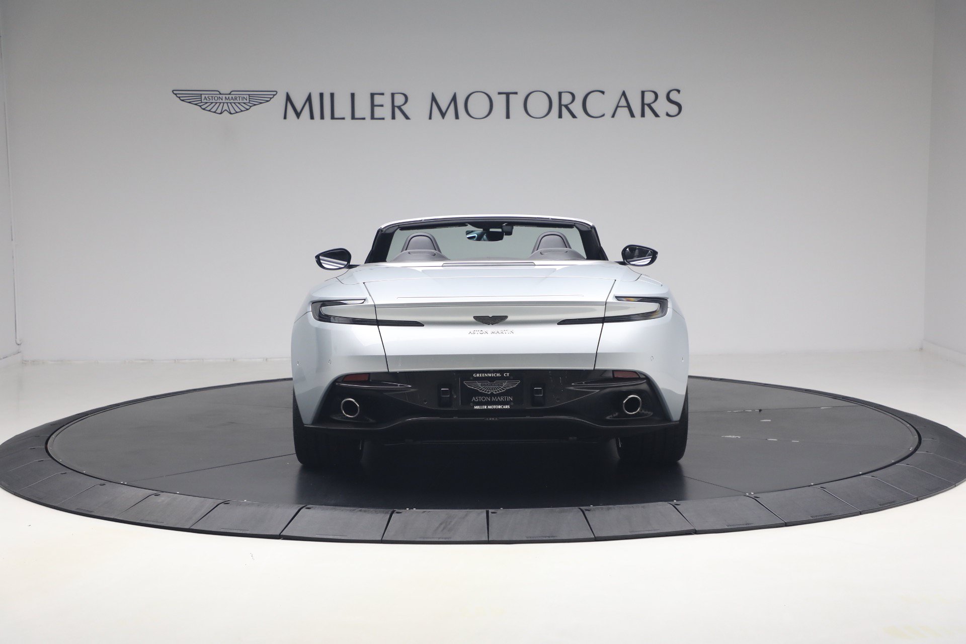 Used 2019 Aston Martin DB11 Volante RWD image 6