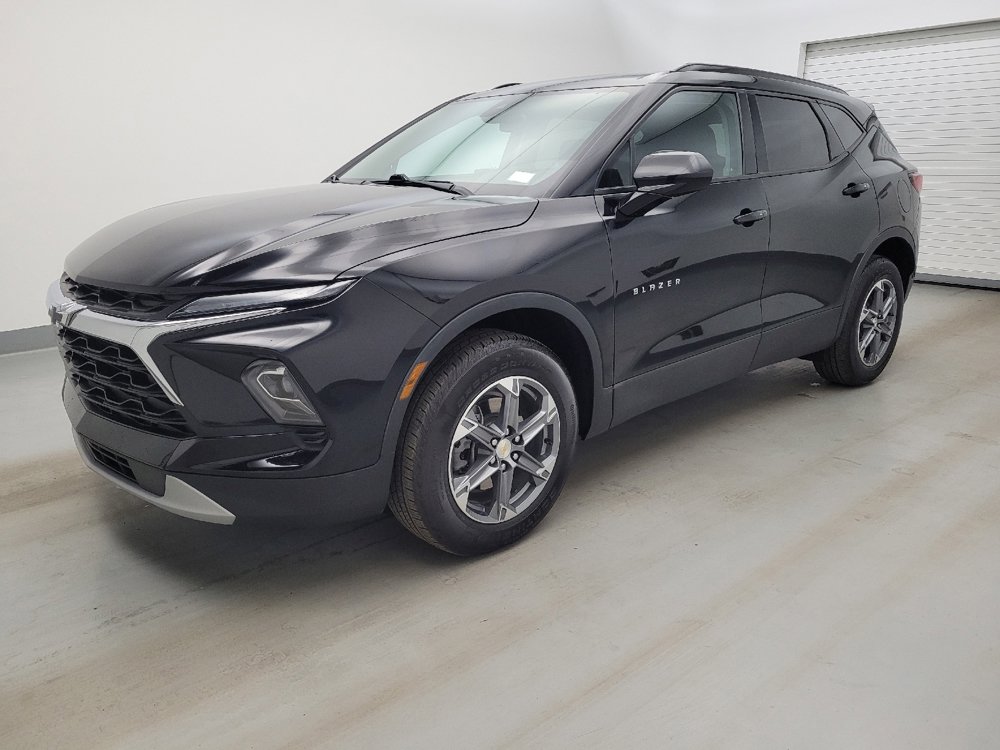 Used 2023 Chevrolet Blazer LT w/ Convenience Package FWD image 2