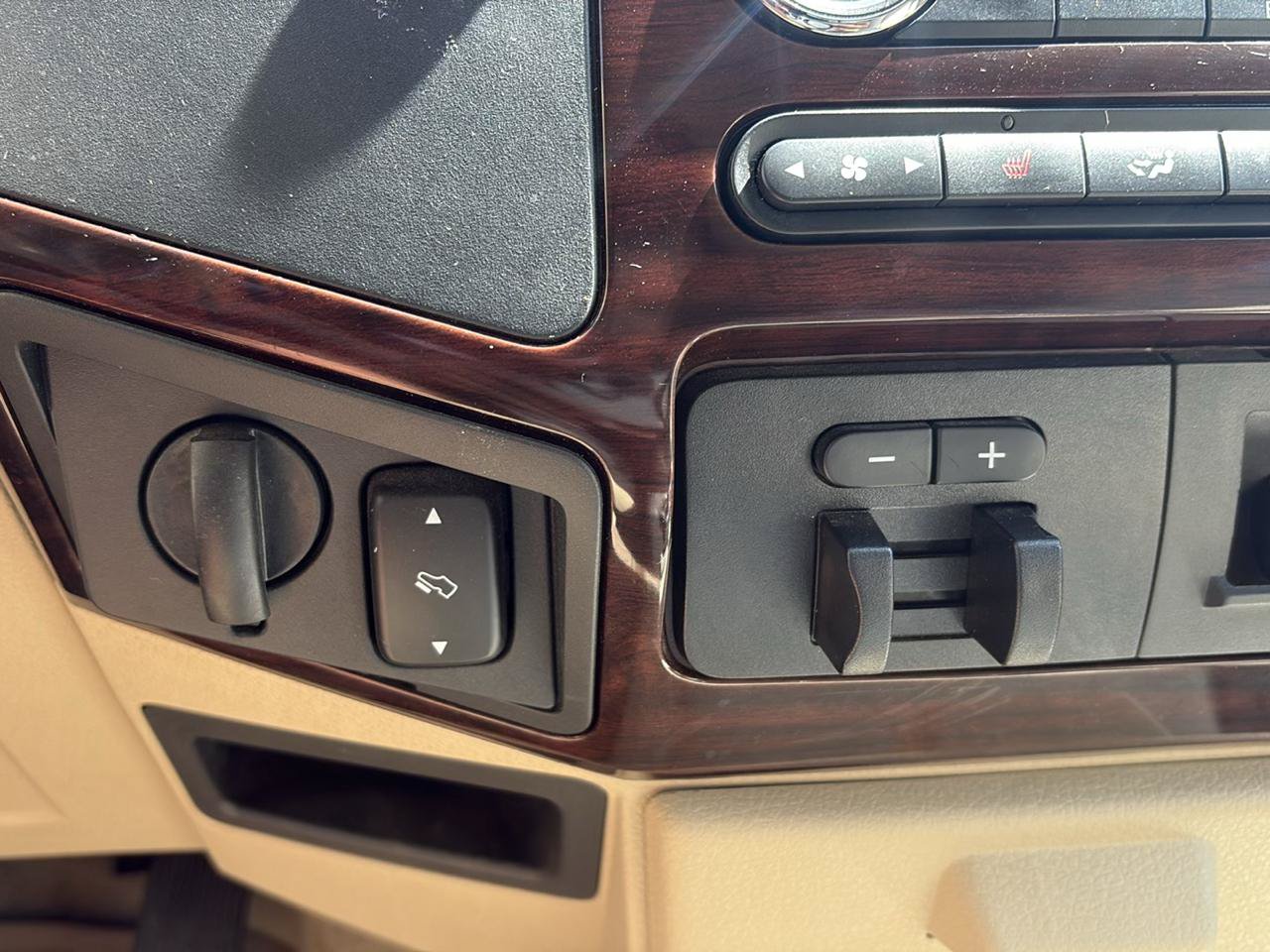 Used 2010 Ford F250 Lariat RWD image 13