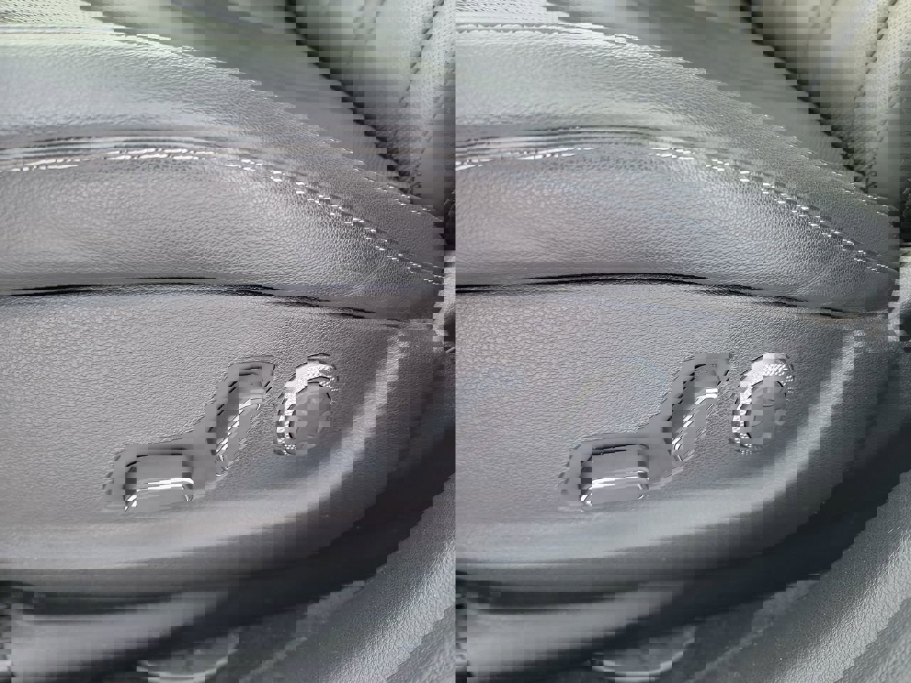 Used 2023 Genesis G80 2.5T image 12