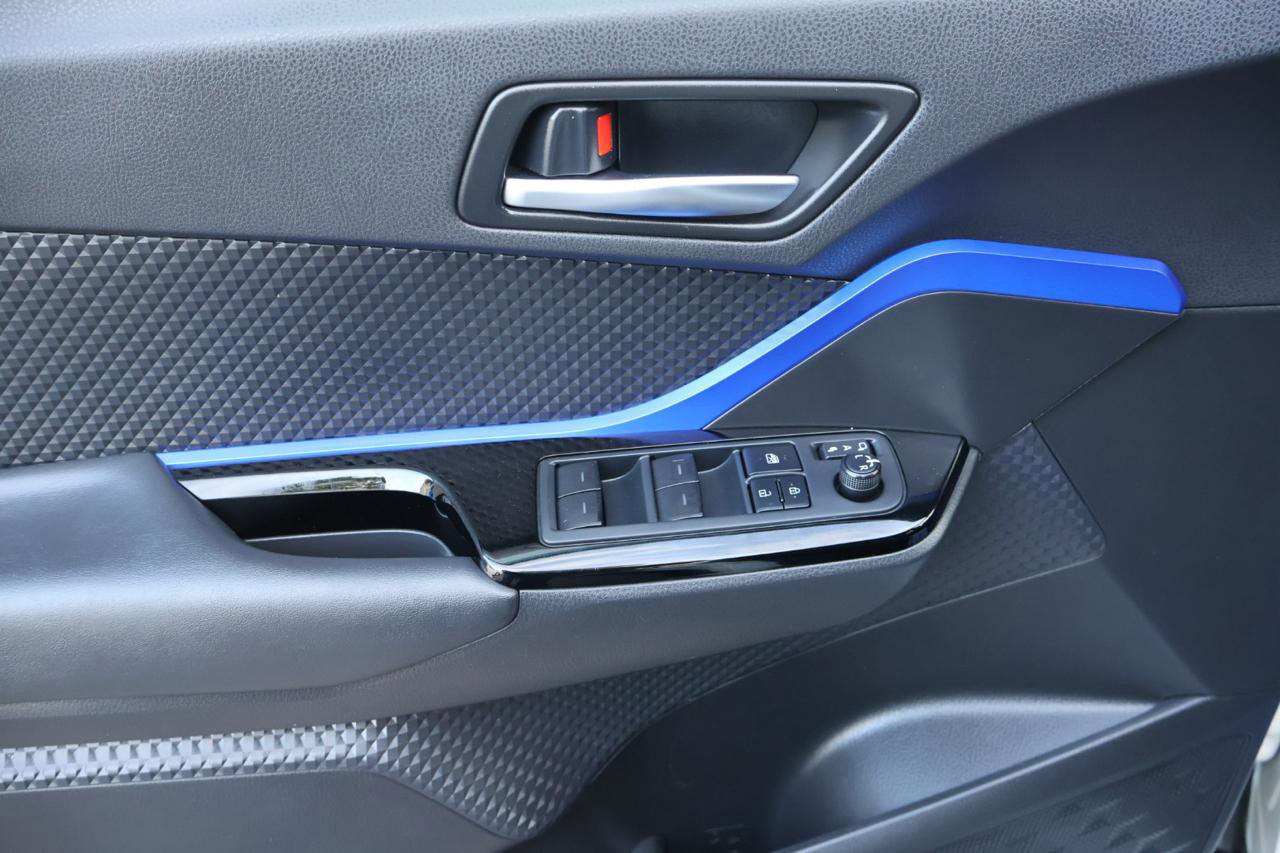 Used 2021 Toyota C-HR XLE image 10