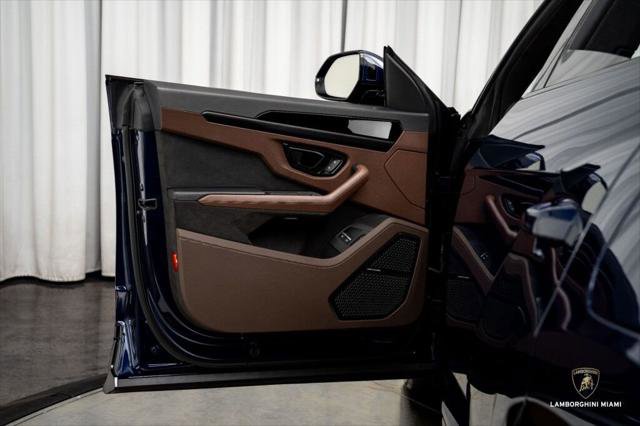Used 2025 Lamborghini Urus SE image 20
