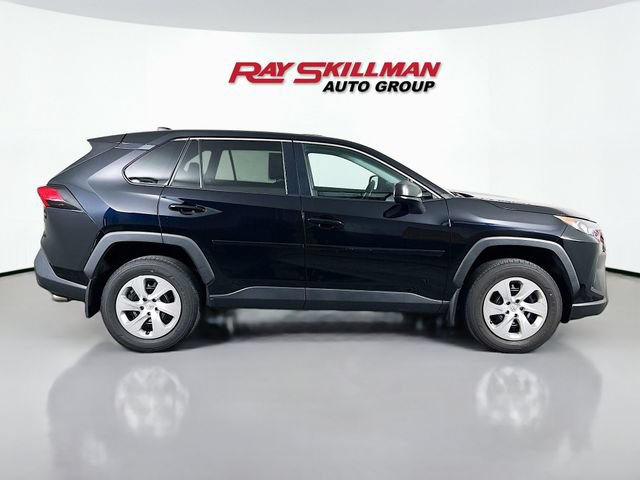 Used 2022 Toyota RAV4 LE AWD/4WD image 8