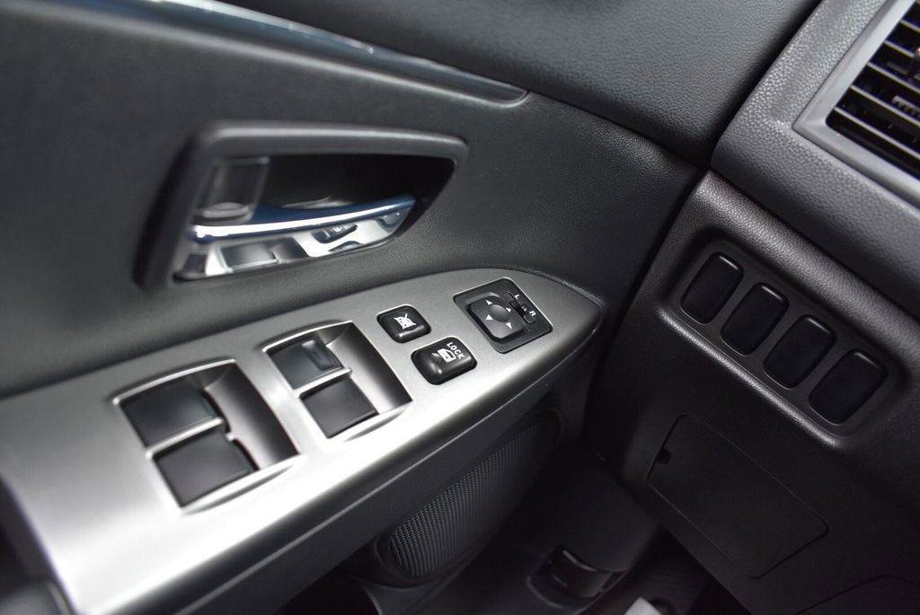 Used 2019 Mitsubishi Outlander Sport ES image 23