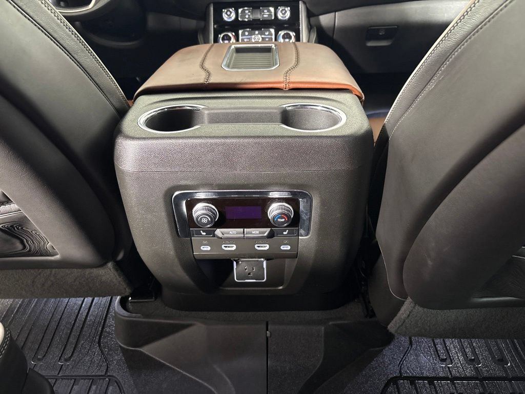 Used 2023 GMC Yukon Denali Ultimate AWD/4WD image 30