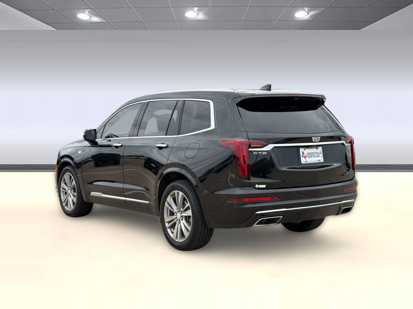 Used 2023 Cadillac XT6 Premium Luxury w/ Platinum Package FWD image 3
