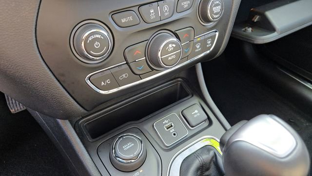 Certified 2020 Jeep Cherokee Limited image 21