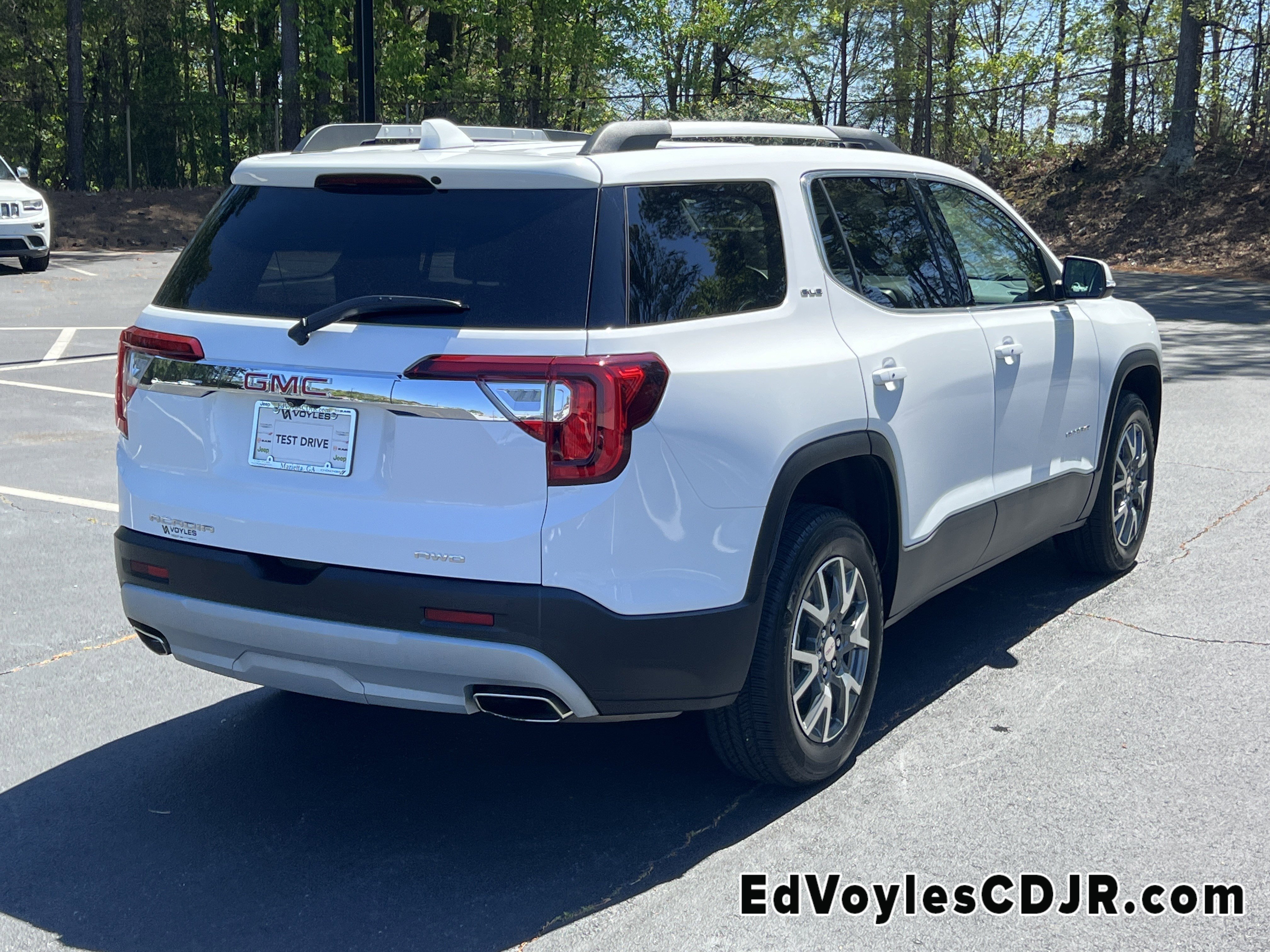 Used 2022 GMC Acadia SLE w/ Driver Convenience Package image 8