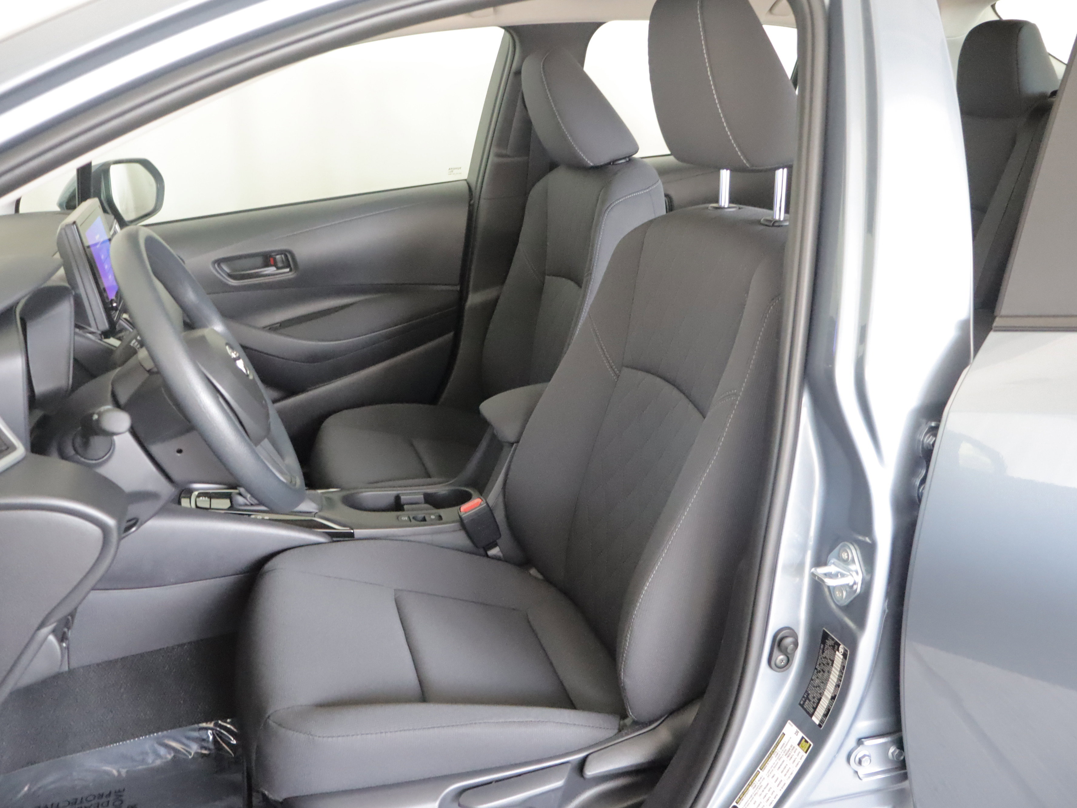 Used 2026 Toyota Corolla LE FWD image 7