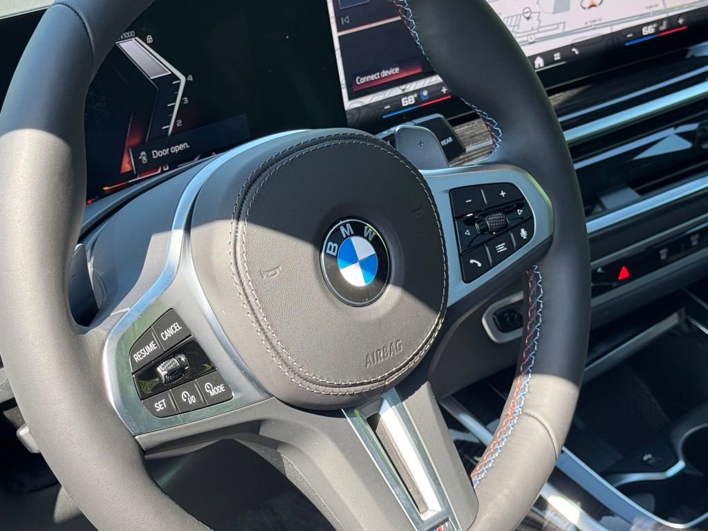 Used 2026 BMW X7 M60i w/ Climate Comfort Package image 13