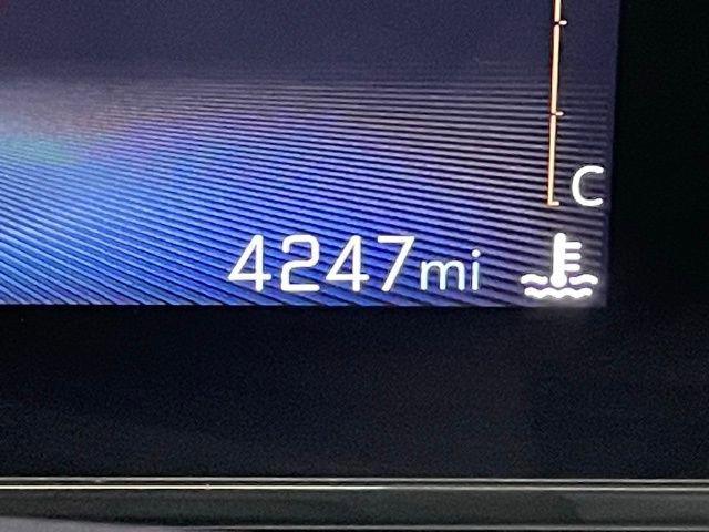 Used 2024 Chevrolet Trax LT w/ Driver Confidence Package image 2