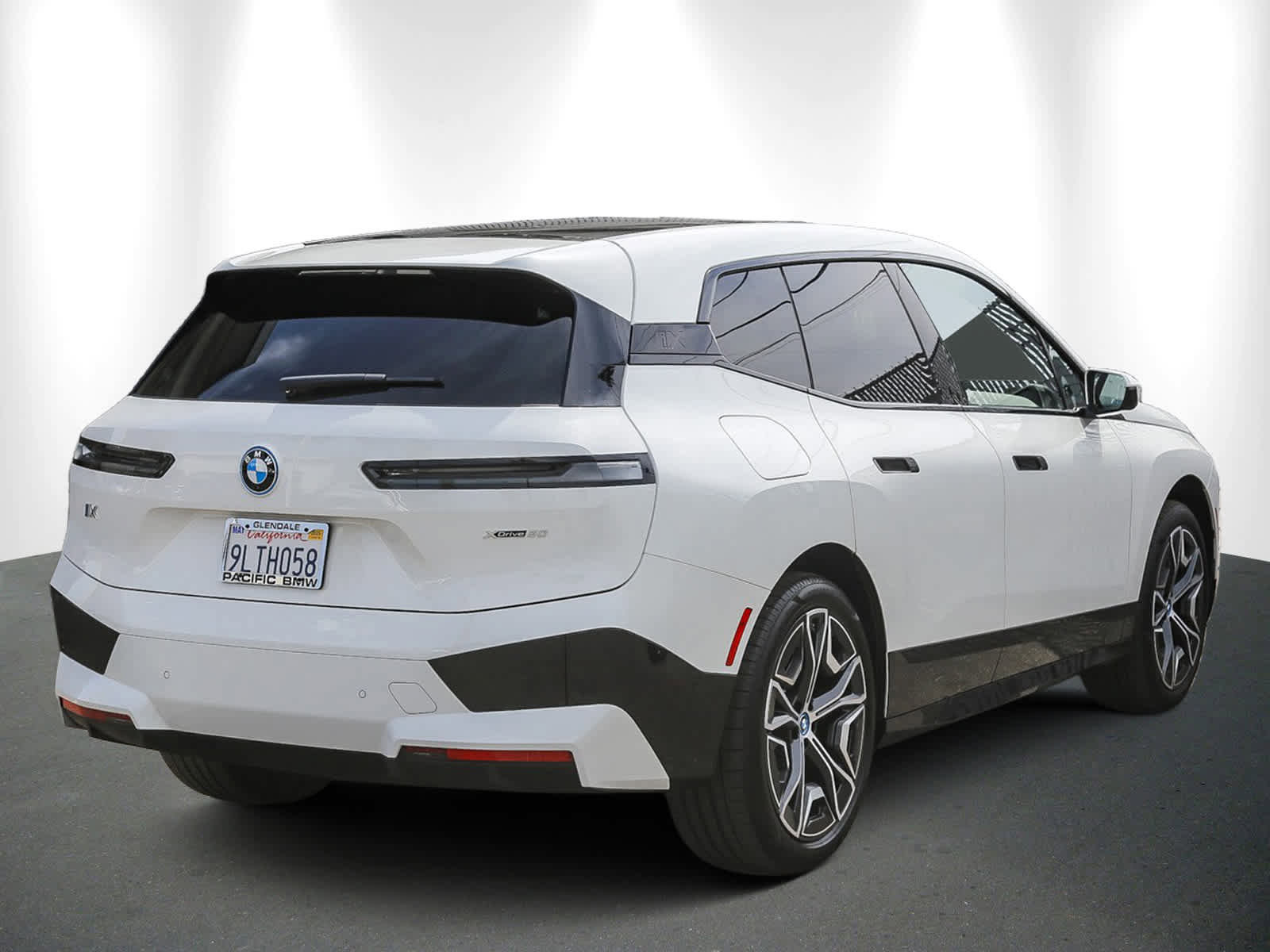 Used 2025 BMW iX xDrive50 image 6