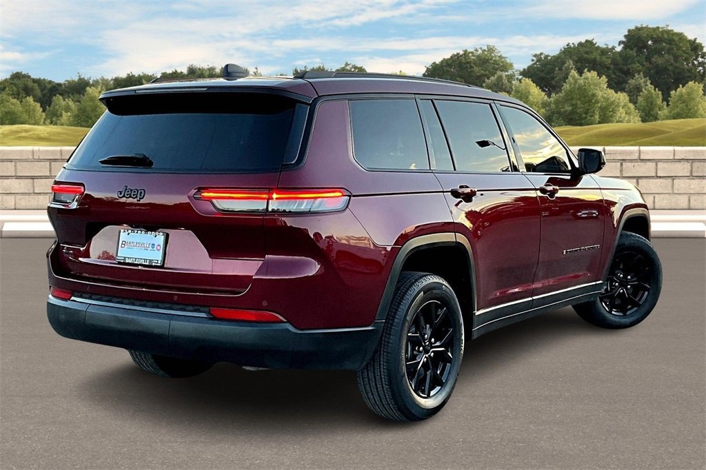 Used 2025 Jeep Grand Cherokee L Altitude image 12