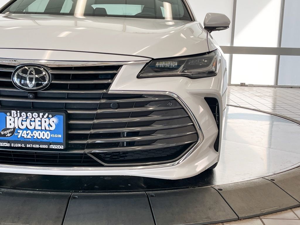 Used 2021 Toyota Avalon Limited image 10