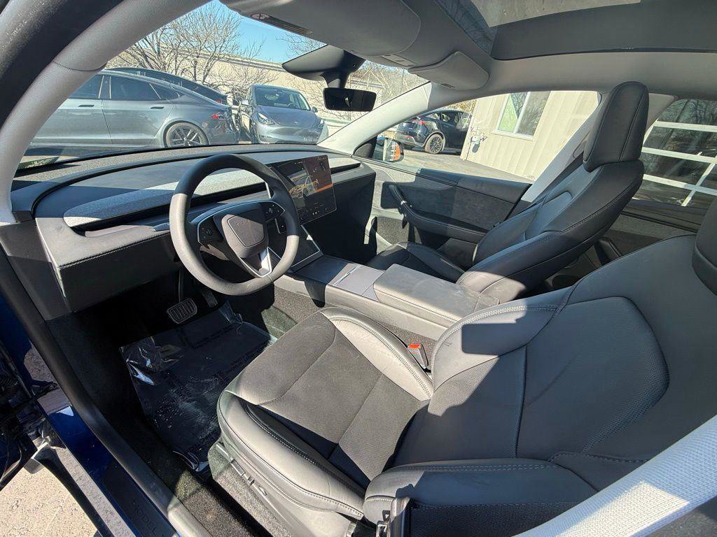 Used 2026 Tesla Model Y Long Range AWD/4WD image 10