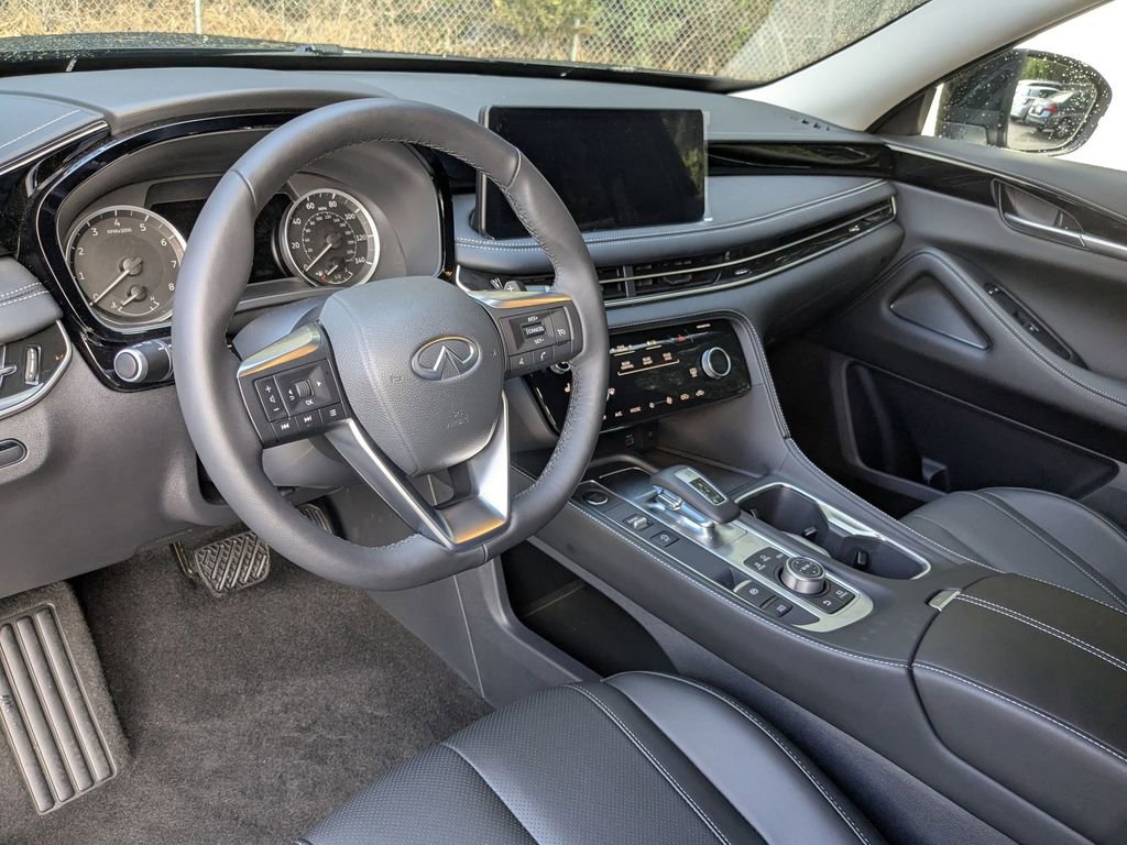Used 2025 INFINITI QX60 Pure image 14