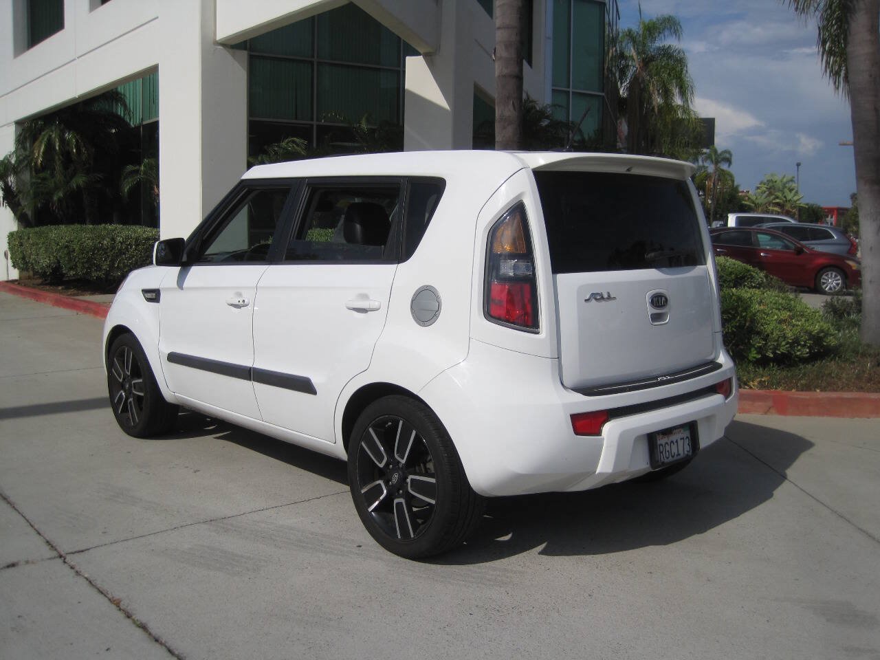 Used 2011 Kia Soul + FWD image 11