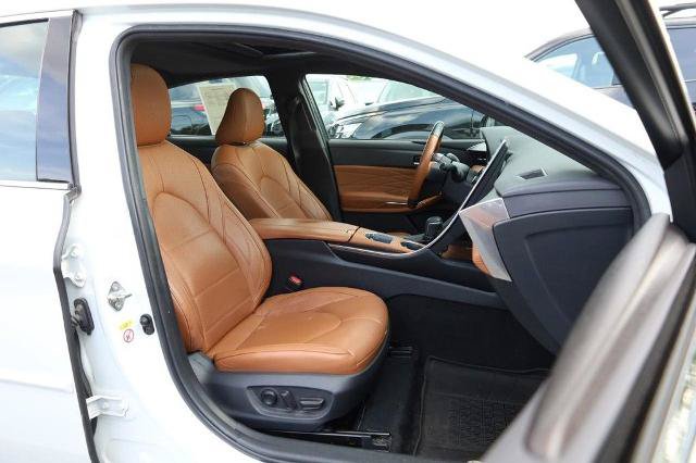 Used 2019 Toyota Avalon Limited w/ Protection Package FWD image 26