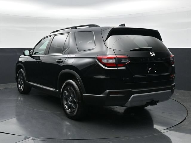 Used 2025 Honda Pilot TrailSport image 8