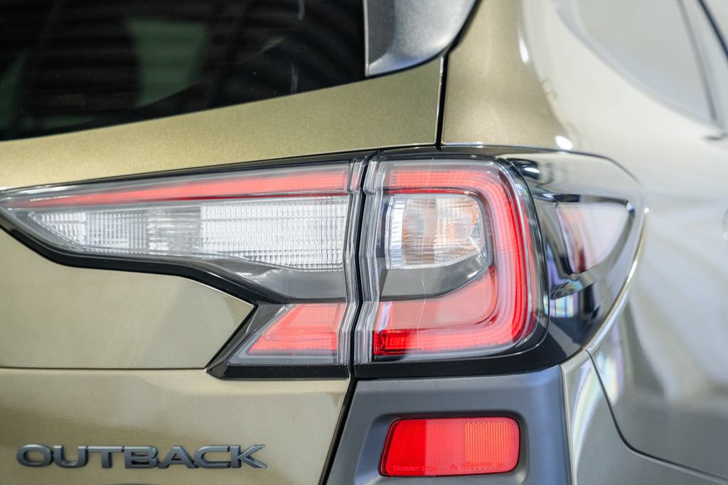 Used 2025 Subaru Outback Wilderness AWD/4WD image 5