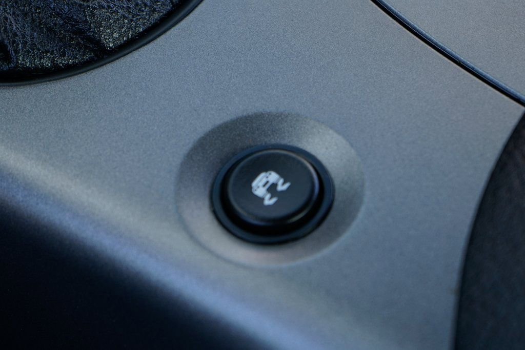 Used 2006 Chevrolet Corvette Coupe w/ Preferred Equipment Group image 35