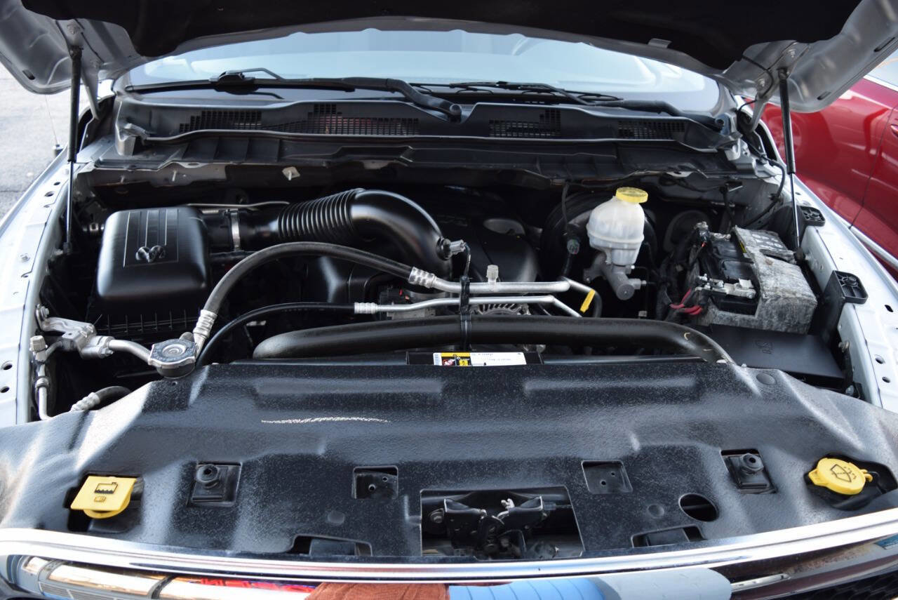 Used 2019 RAM 1500 Classic SLT w/ Luxury Group image 59