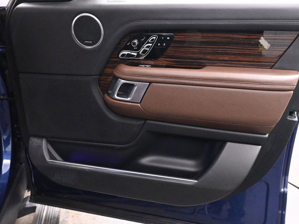 Used 2019 Land Rover Range Rover LWB SV Autobiography image 25