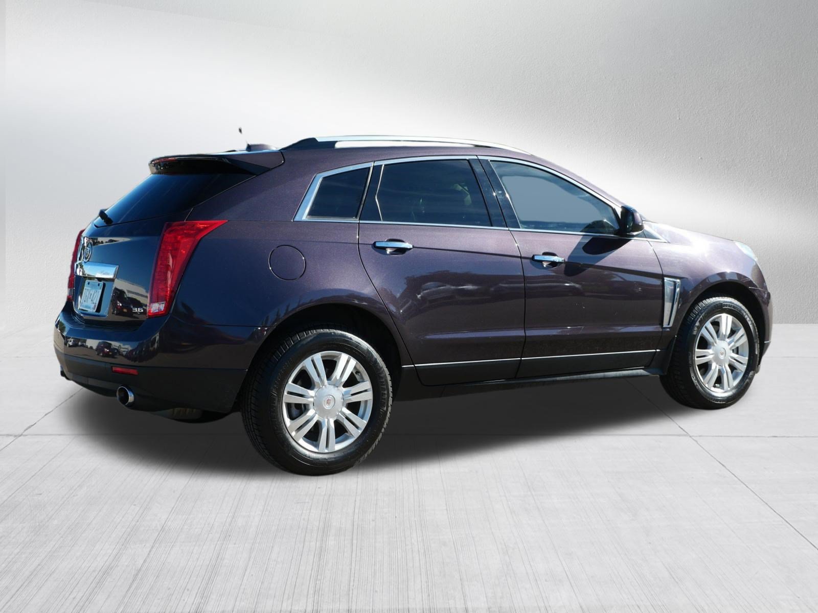 Used 2015 Cadillac SRX Luxury w/ Driver Awareness Package FWD image 7