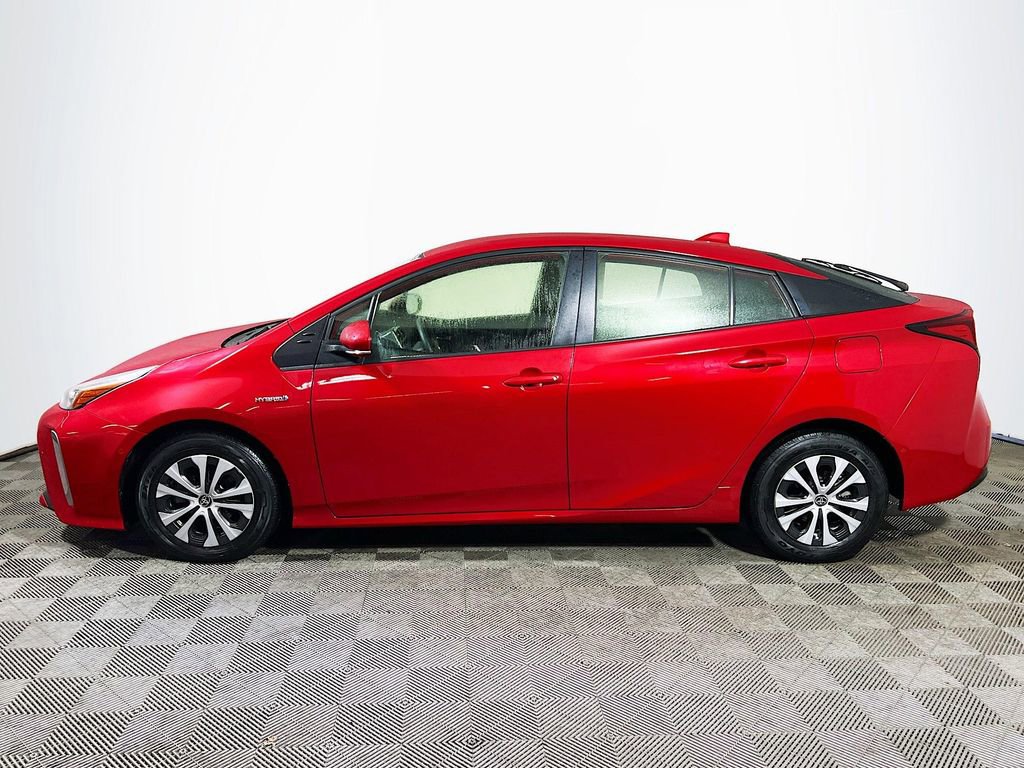 Certified 2022 Toyota Prius LE image 5