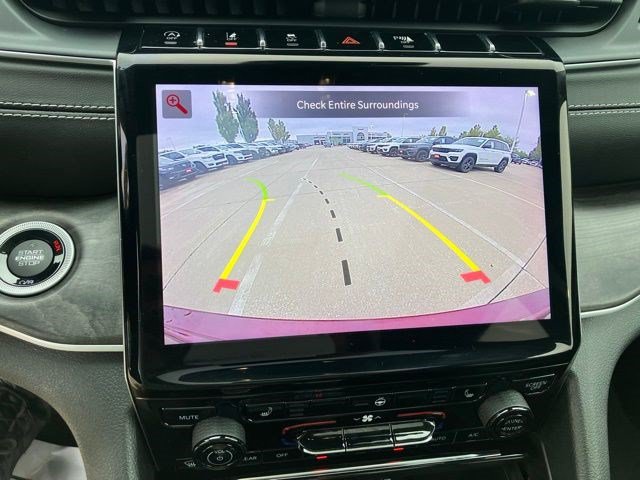 Certified 2023 Jeep Grand Cherokee Limited w/ Black Appearance Package AWD/4WD image 22