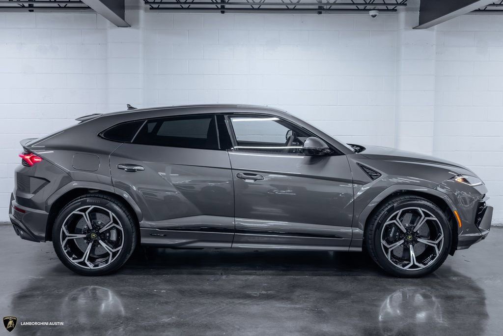 Used 2025 Lamborghini Urus Performante AWD/4WD image 18