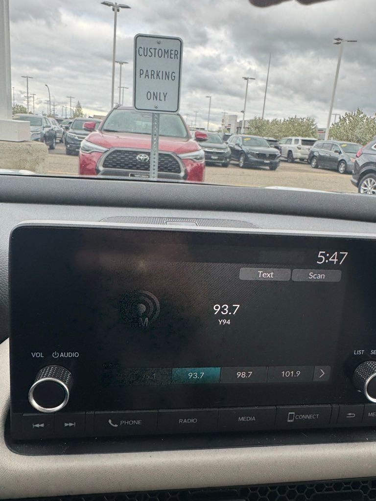 Used 2025 Honda HR-V LX image 14