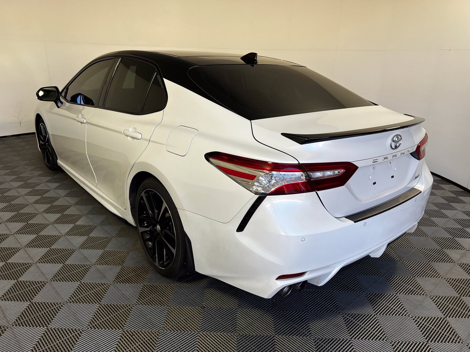 Used 2020 Toyota Camry XSE w/ Driver Assist Package FWD image 7