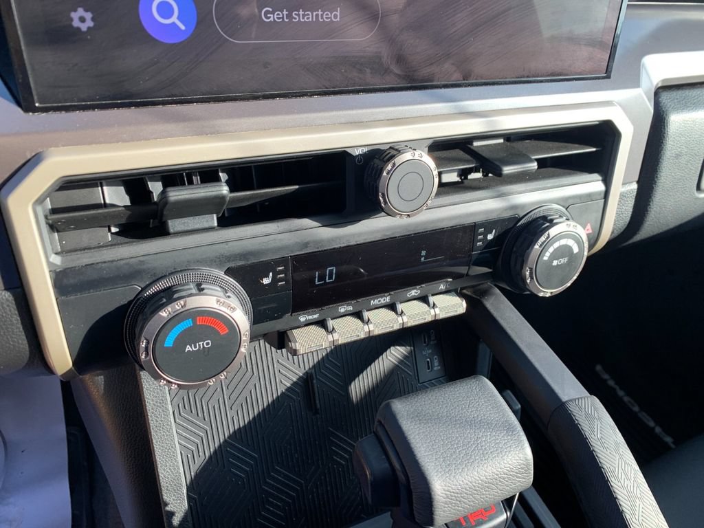 Used 2025 Toyota Tacoma TRD Off-Road AWD/4WD image 23