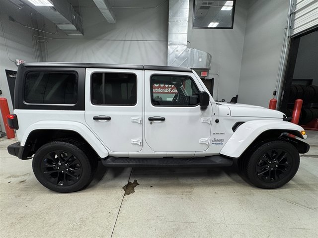 Used 2022 Jeep Wrangler Unlimited Sahara w/ Cold Weather Group image 8