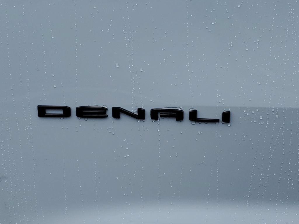 New 2027 GMC Acadia Denali w/ Denali Reserve Package AWD/4WD image 8
