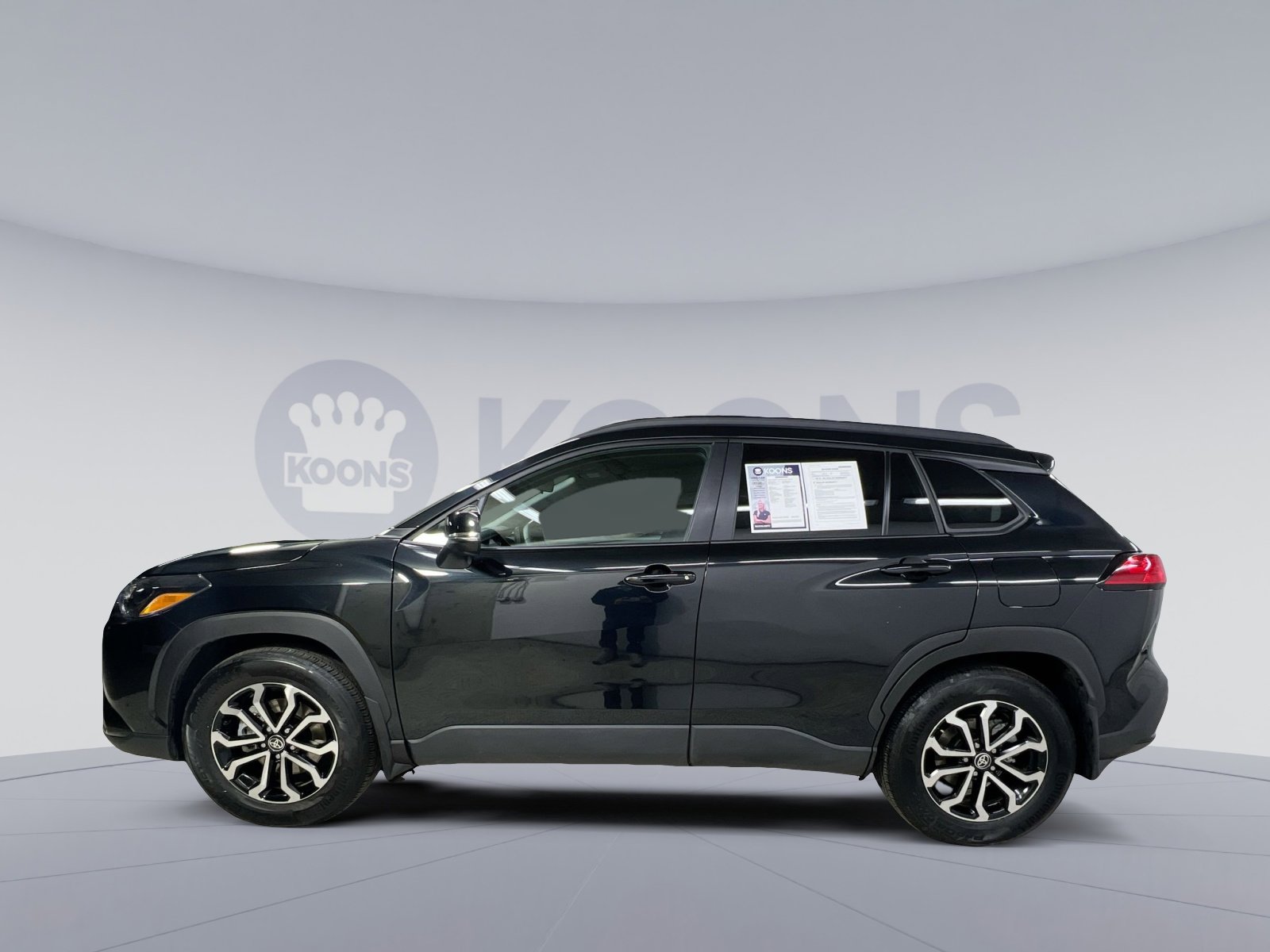 Used 2025 Toyota Corolla Cross AWD Hybrid image 8