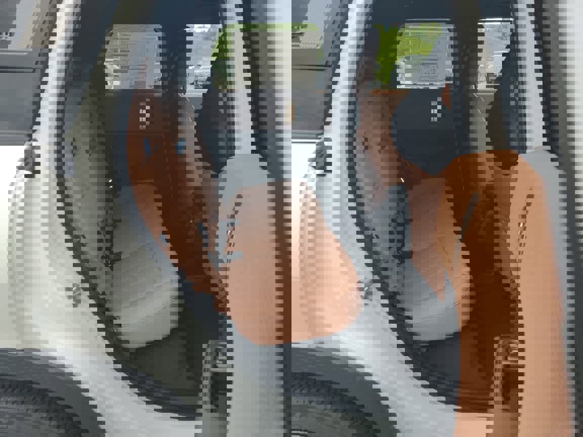 Used 2025 MINI Cooper Countryman SE w/ Comfort Package Max image 16