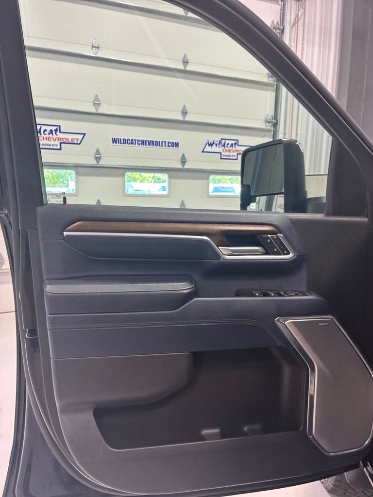 Used 2025 Chevrolet Silverado 2500 High Country w/ High Country Premium Package AWD/4WD image 22