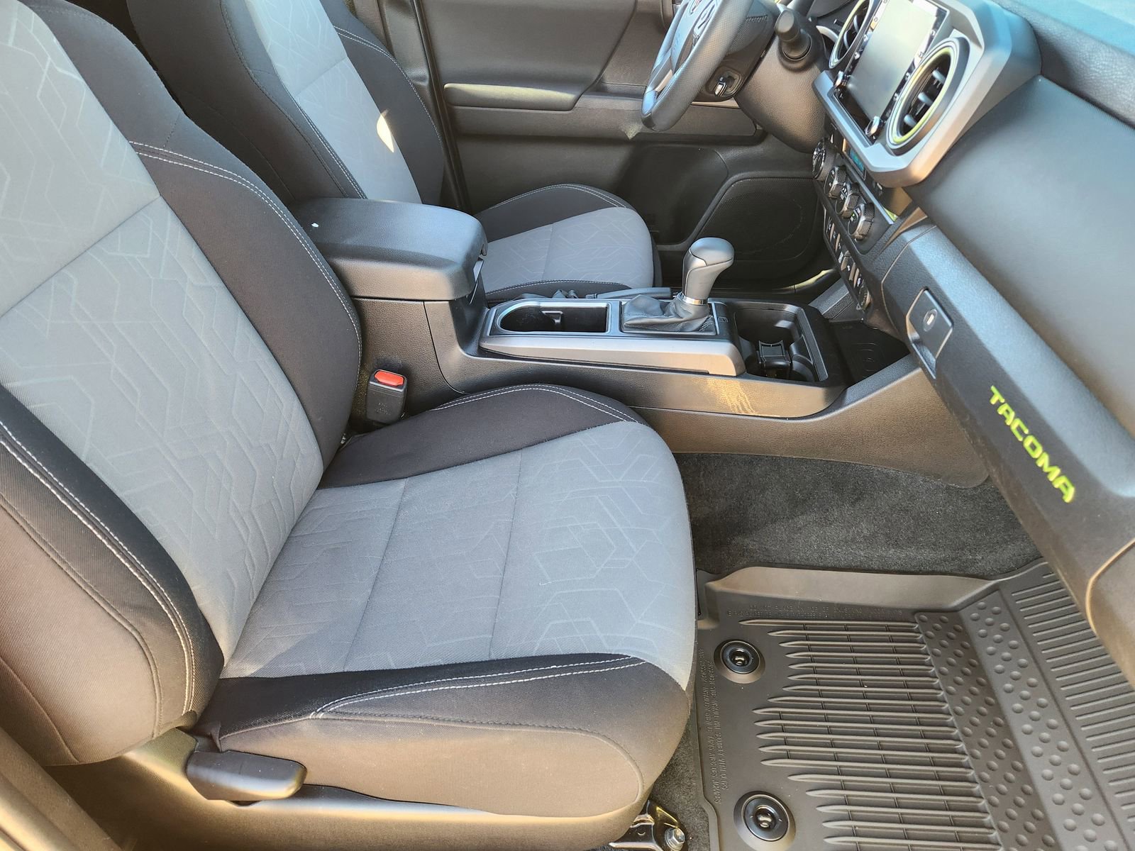 Used 2023 Toyota Tacoma TRD Off-Road image 18