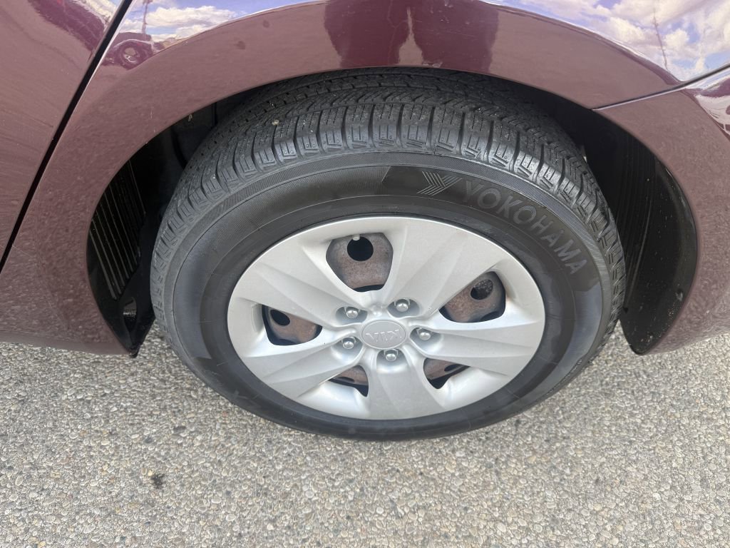 Used 2018 Kia Forte LX image 17