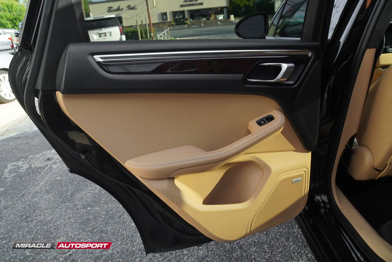 Used 2017 Porsche Macan Turbo image 22