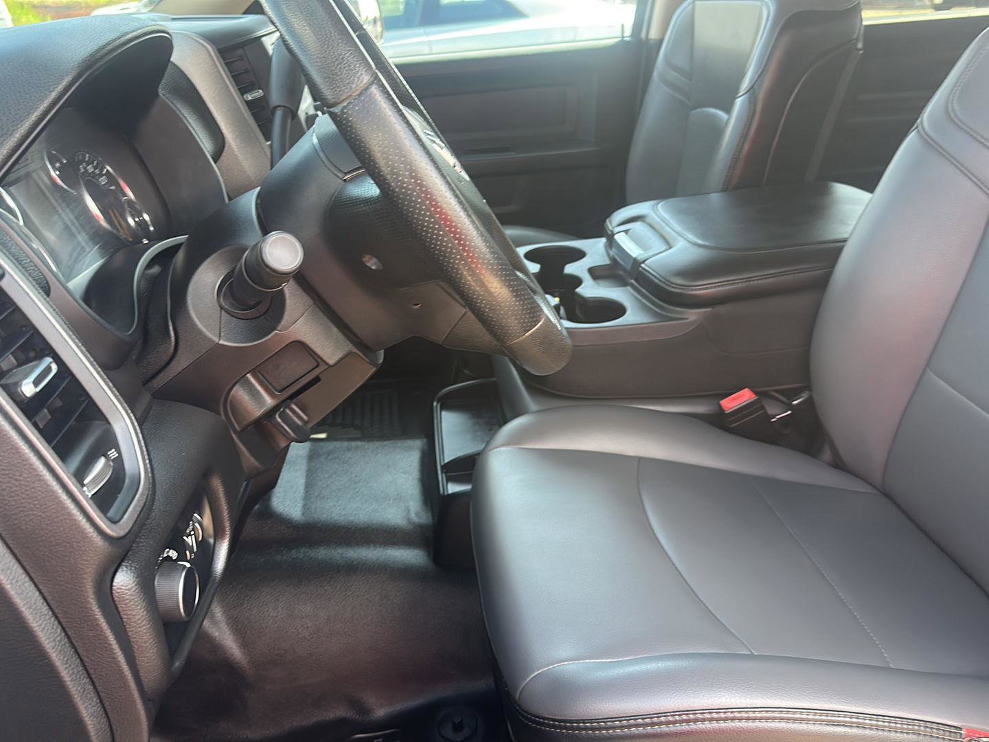 Used 2020 RAM 5500 Tradesman w/ Chrome Appearance Group image 13