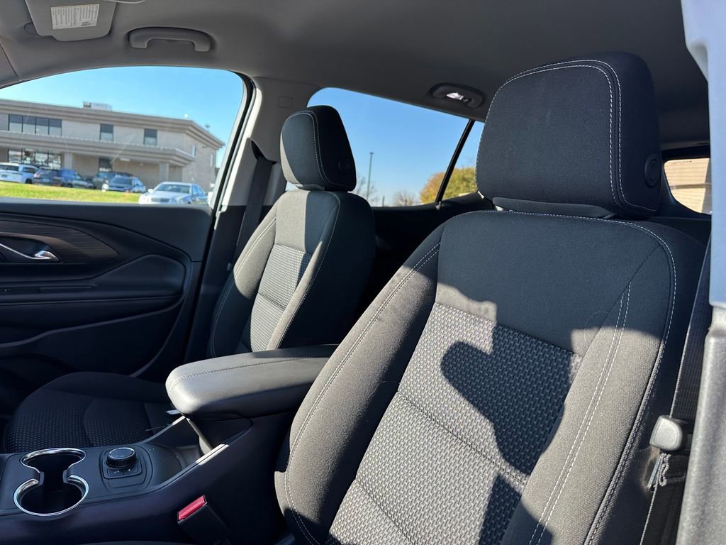 Used 2024 GMC Terrain SLE image 21