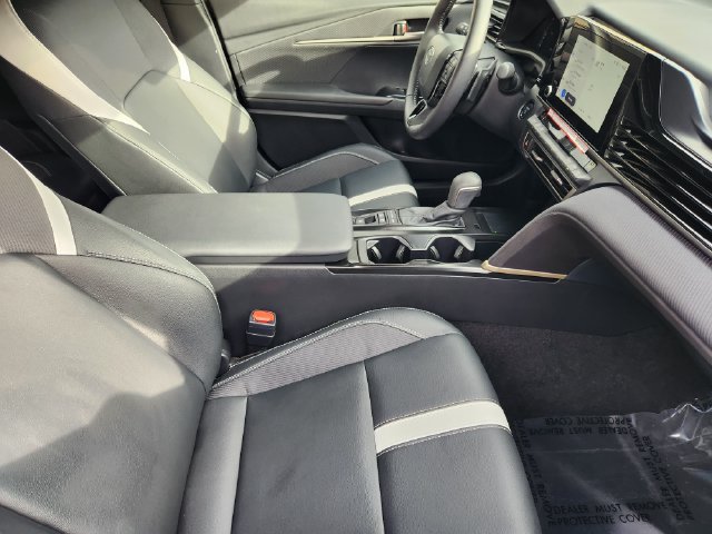 Used 2026 Toyota Camry SE w/ Convenience Package FWD image 18
