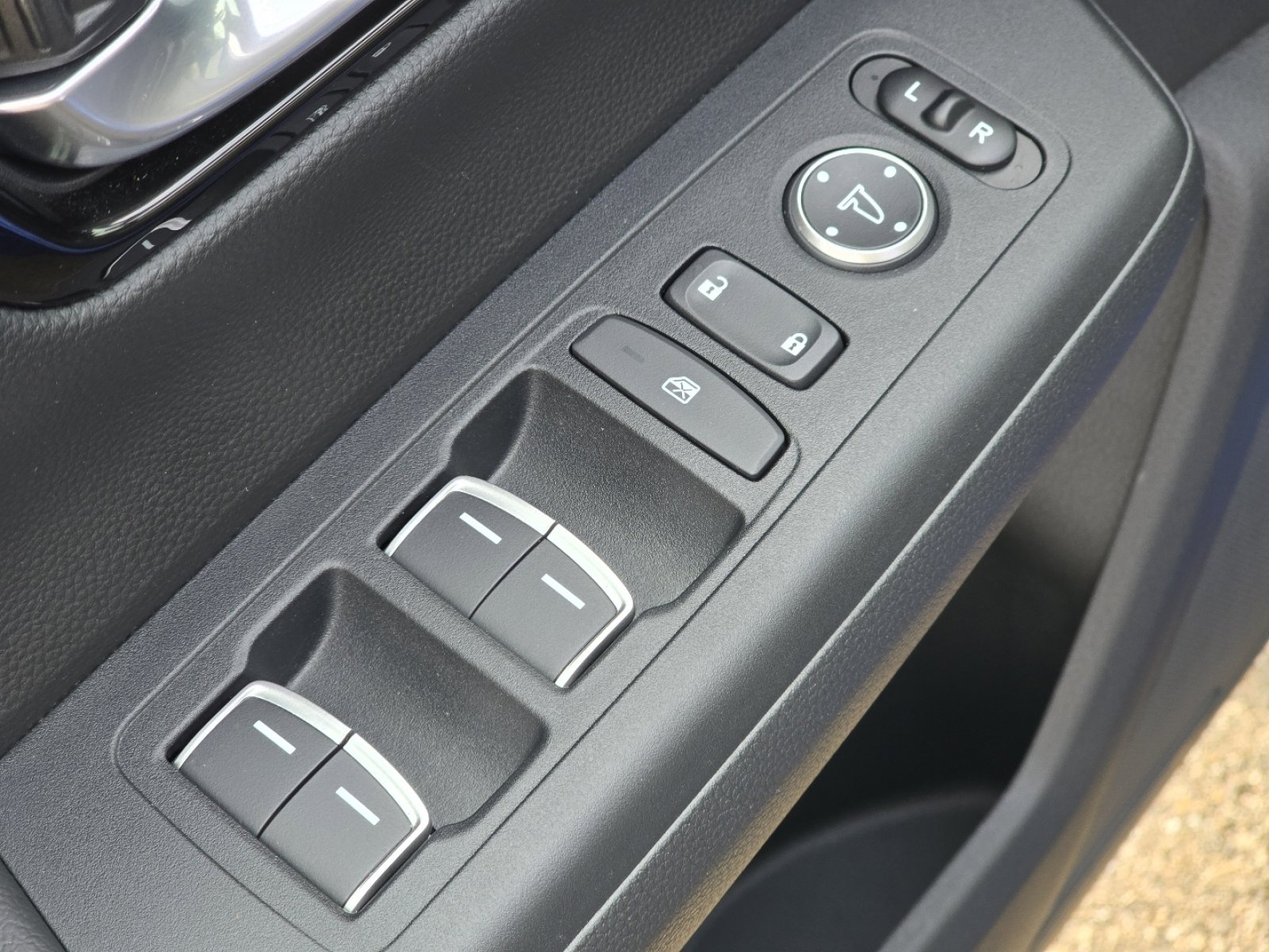 Certified 2025 Honda CR-V EX-L image 26