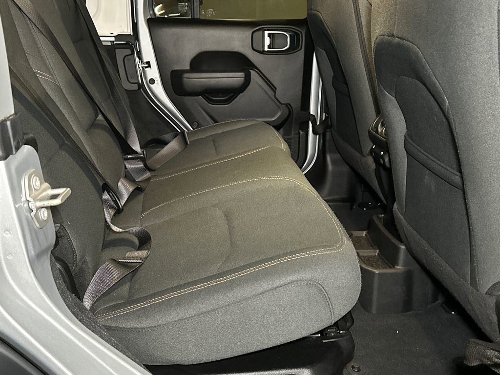 Used 2024 Jeep Wrangler Unlimited image 12