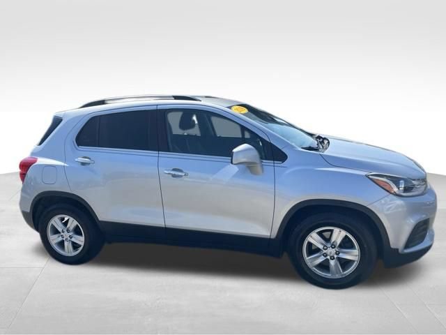 Used 2018 Chevrolet Trax LT w/ LT Convenience Package FWD image 12